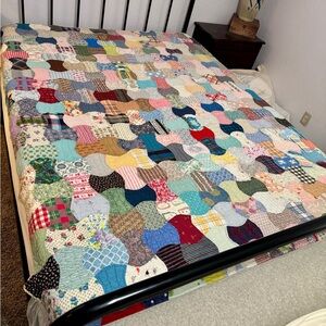 Vintage Distressed Apple Core Bow Tie Hand Sewn Scrappy Quilt 74”x82” Multicolor